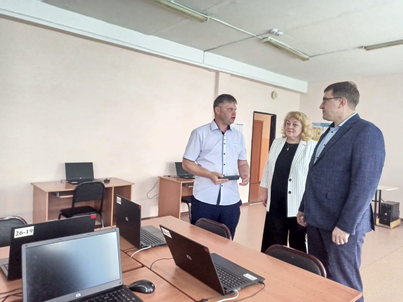 Оценка интернет-радио "Гимназия FM" Министром образования Омской области
